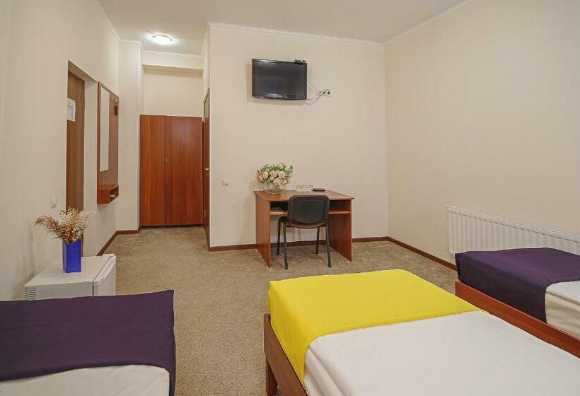 اتاق کلاسیک سه تخته, Kapu$ta