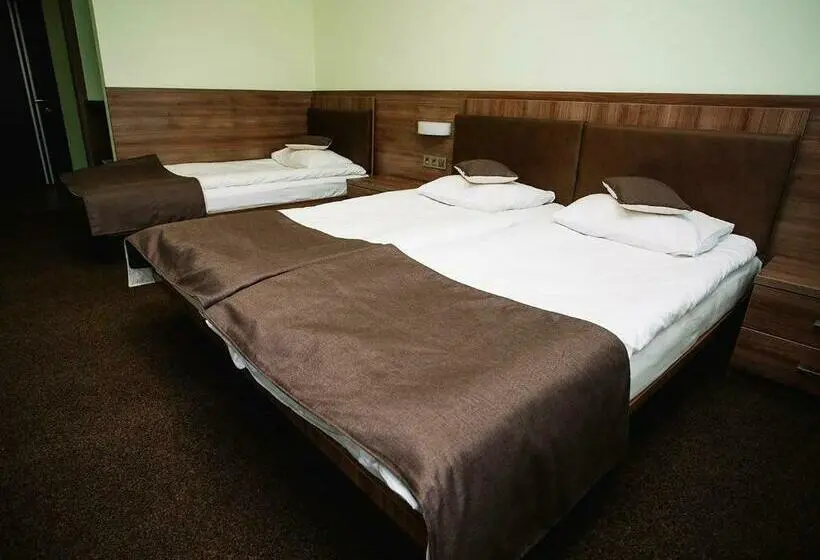 Habitació Triple Estàndard, Kateryna