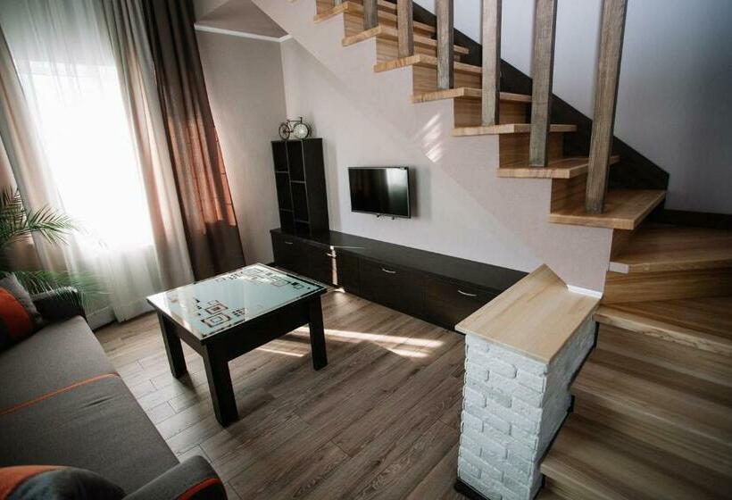 اتاق لوکس چهار تخته, Kateryna