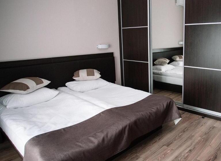 اتاق لوکس چهار تخته, Kateryna