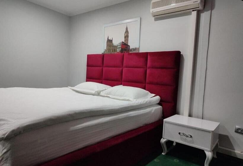 اتاق سوپریور, Leoton Chernivtsi