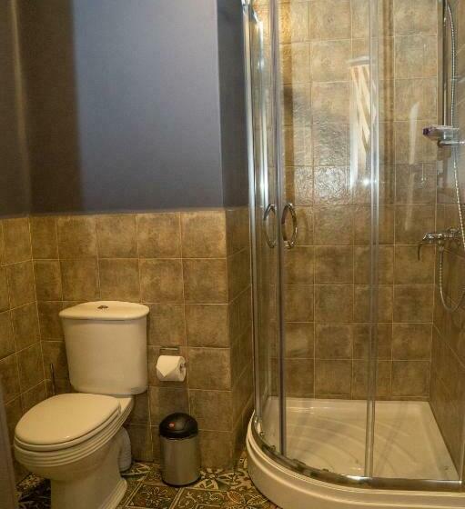 Familjesvit, Monysto