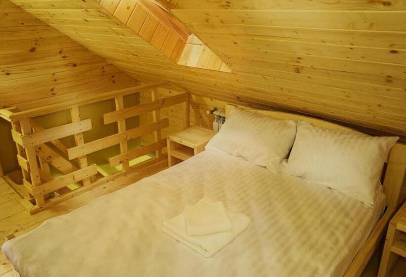 Familjesvit, Monysto