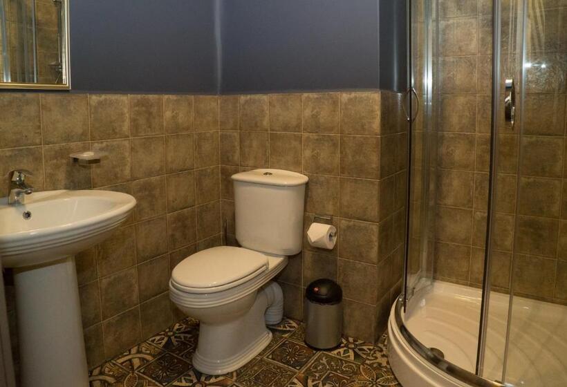 Familjesvit, Monysto