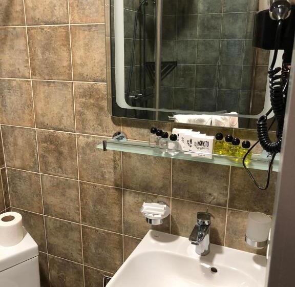 1 Sovrums Lägenhet, Monysto