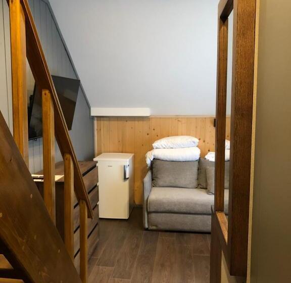 1 Sovrums Lägenhet, Monysto