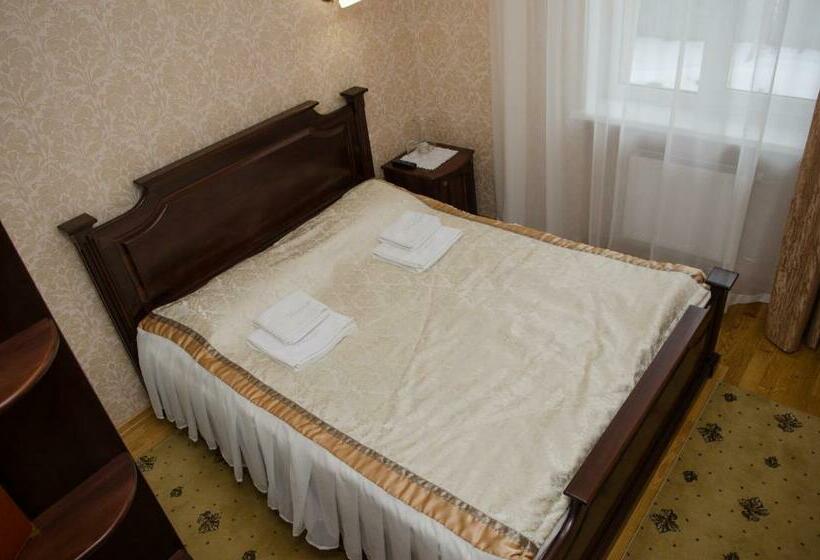 اتاق استاندارد, Naftusya