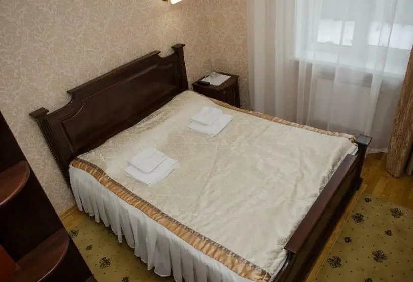 Standard-huone, Naftusya