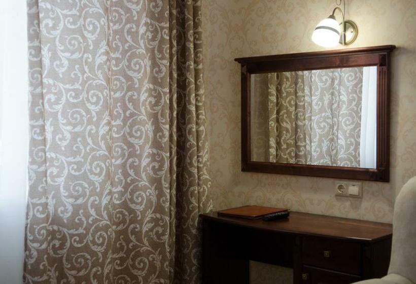 سوییت جونیور, Naftusya