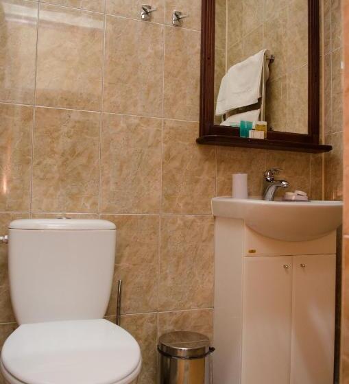 اتاق خانوادگی, Naftusya