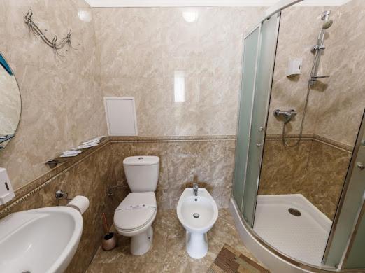 اتاق اکونومی, Patkovski Gold