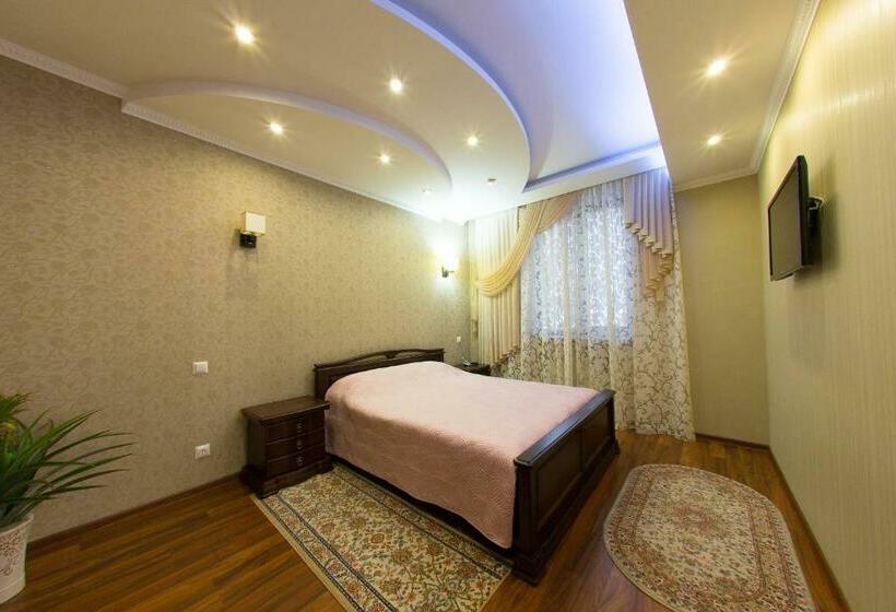 سوئیت 2 خوابه, Royal