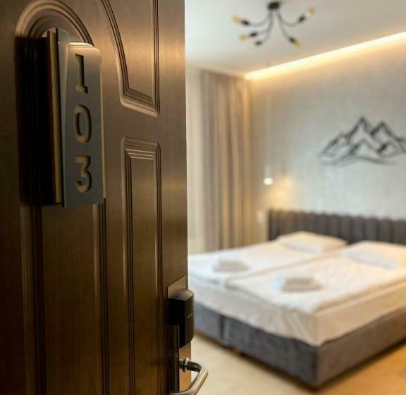 اتاق استاندارد, Skilandhouse