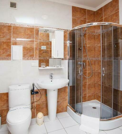 استودیوی استاندارد, Skilandhouse