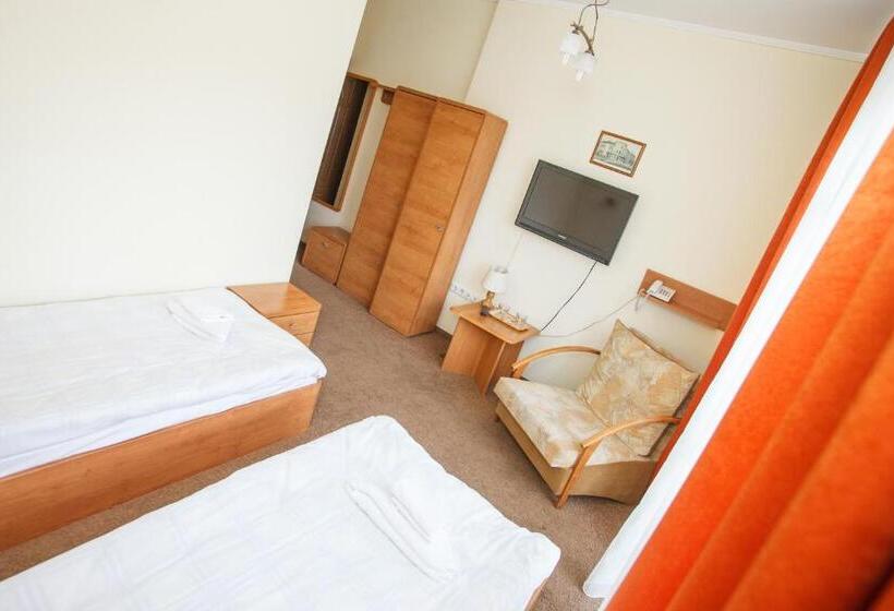 اتاق استاندارد, Skilandhouse