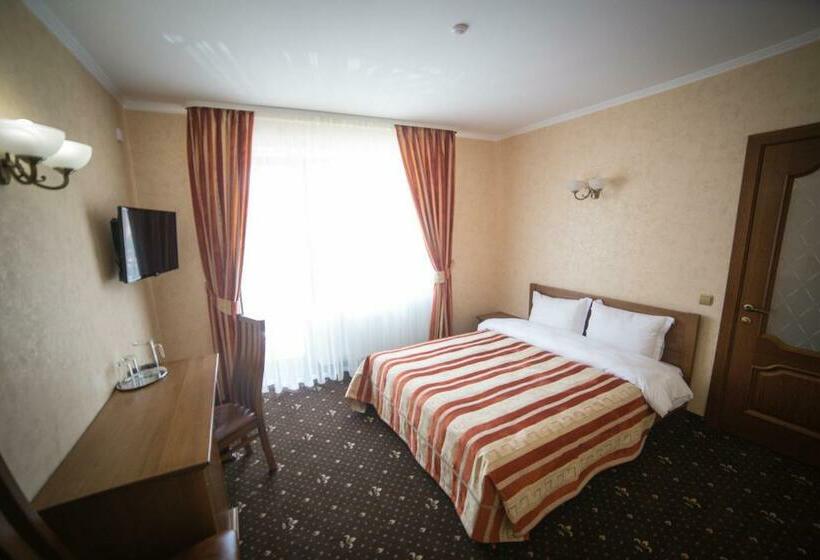 سوییت جونیور, Sonyachniy Promin