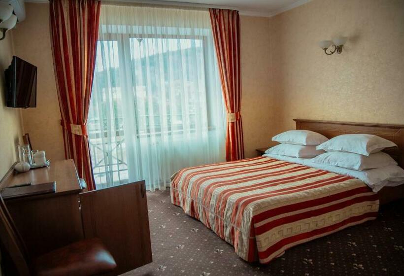 اتاق استاندارد, Sonyachniy Promin