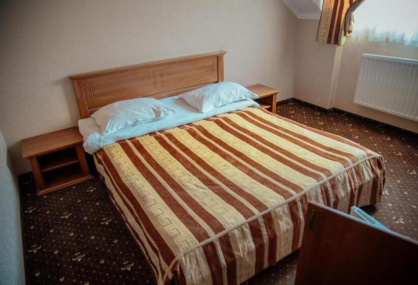 اتاق استاندارد, Sonyachniy Promin