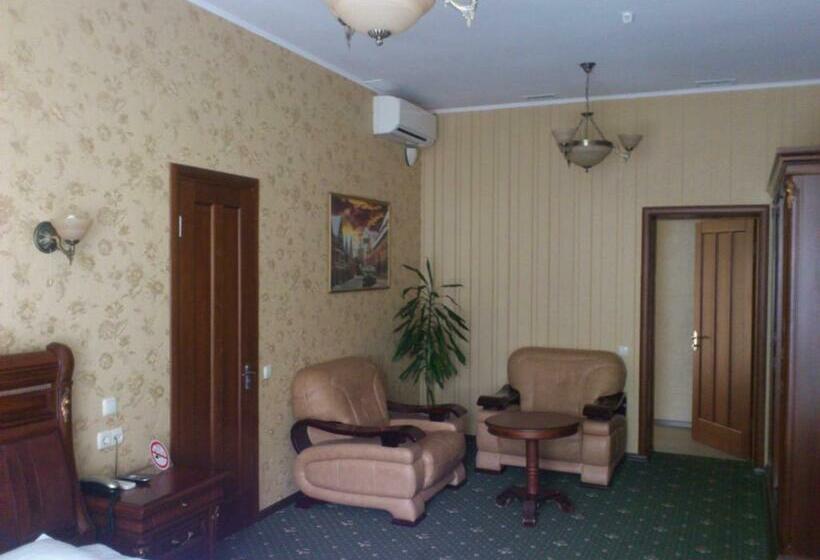 اتاق سوپریور, Status