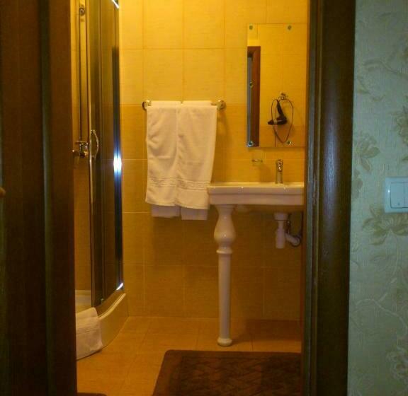 اتاق سوپریور, Status