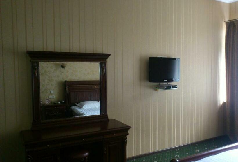 اتاق سوپریور, Status