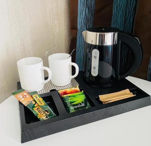 اتاق لوکس, Status