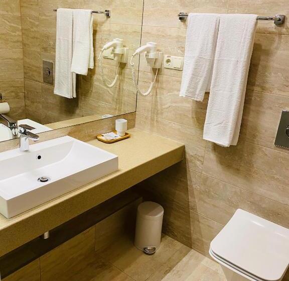 اتاق استاندارد یک نفره, Status