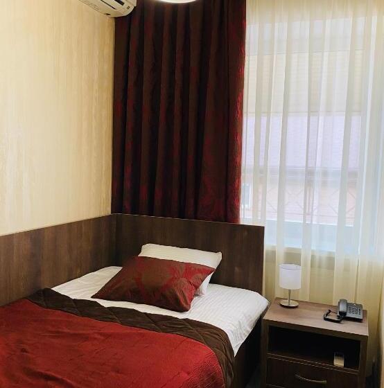 اتاق استاندارد یک نفره, Status