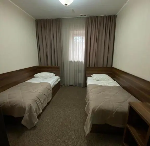 4 Bett Deluxe Zimmer, Status