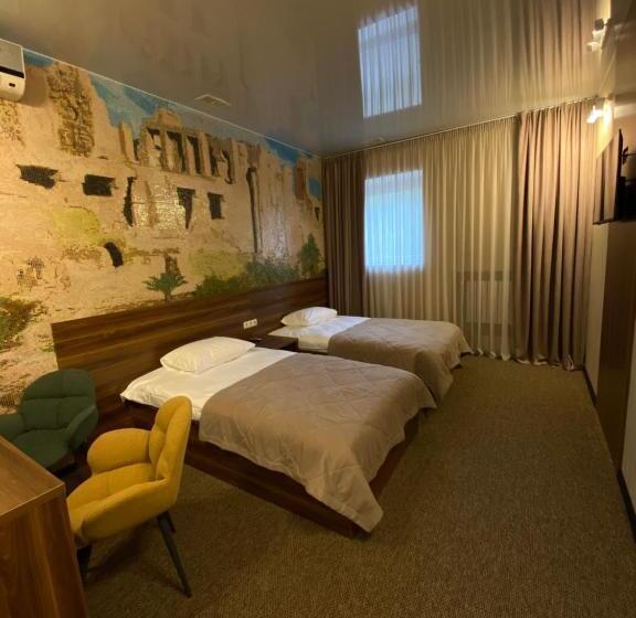 اتاق لوکس چهار تخته, Status