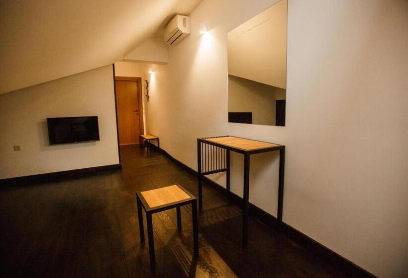 이코노미 룸, Nebos Hotel & Restaurant