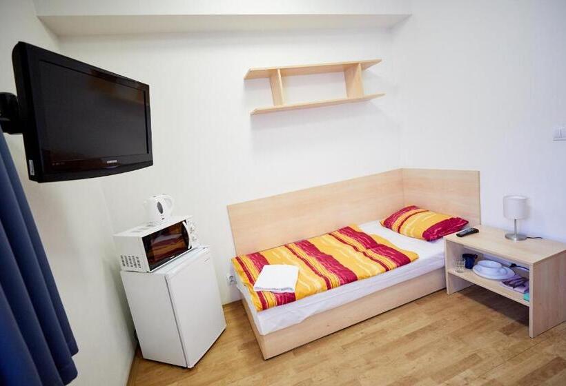 اتاق استاندارد یک نفره, University