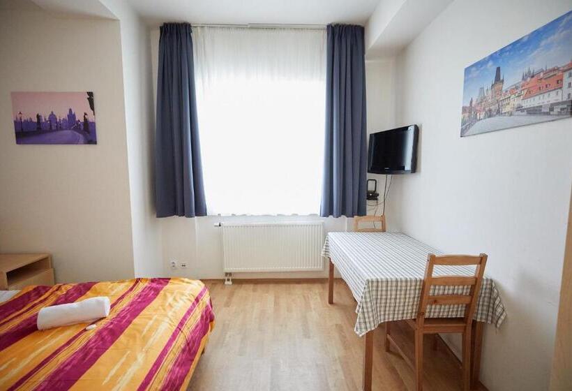 اتاق استاندارد, University