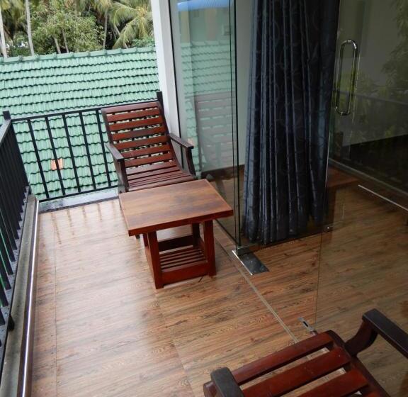 Suite Vista Lago, Lake Edge Holiday Inn