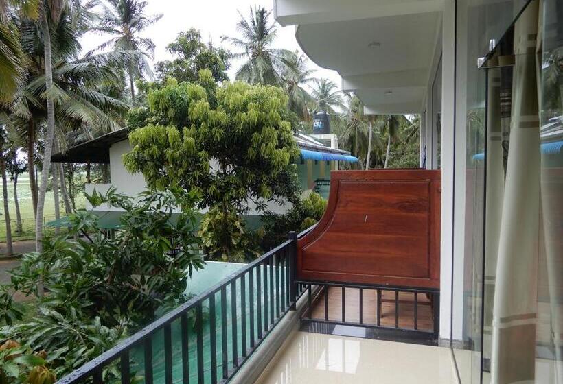 Suite Vista Lago, Lake Edge Holiday Inn