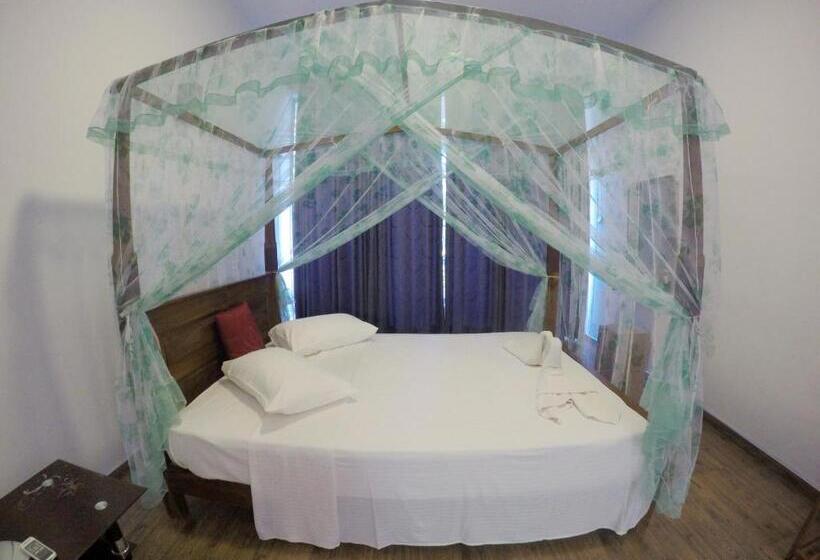 Quarto Deluxe com Balcão, Lake Edge Holiday Inn