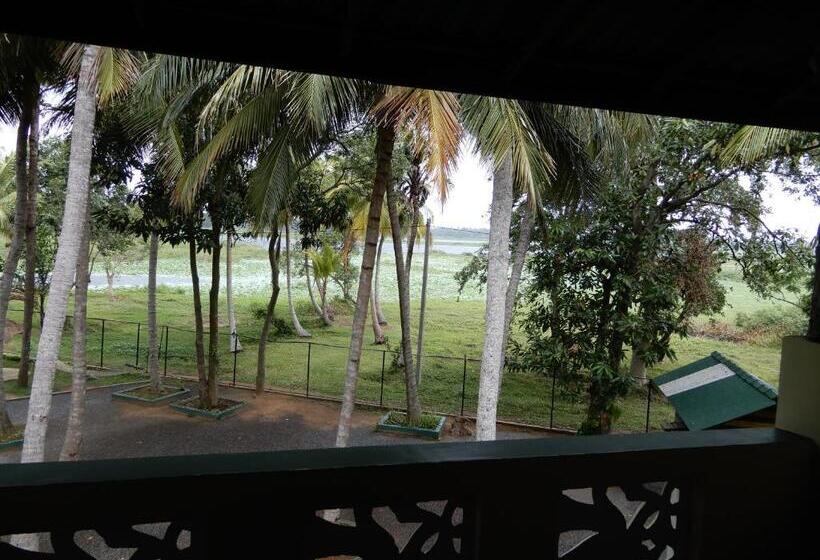 Quarto standart com varanda, Lake Edge Holiday Inn