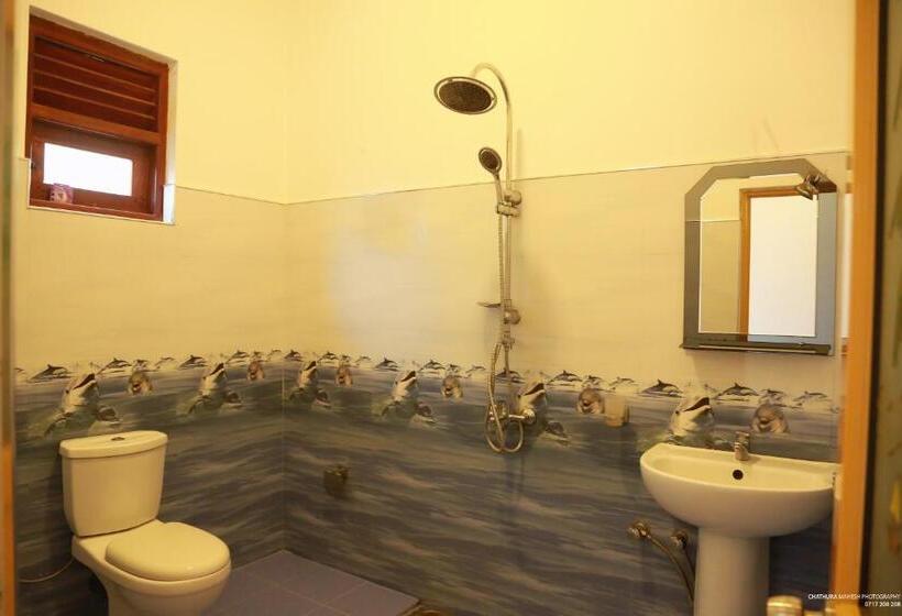 Номер Deluxe с Балконом, Lake Edge Holiday Inn