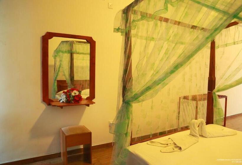 Quarto Deluxe com Balcão, Lake Edge Holiday Inn