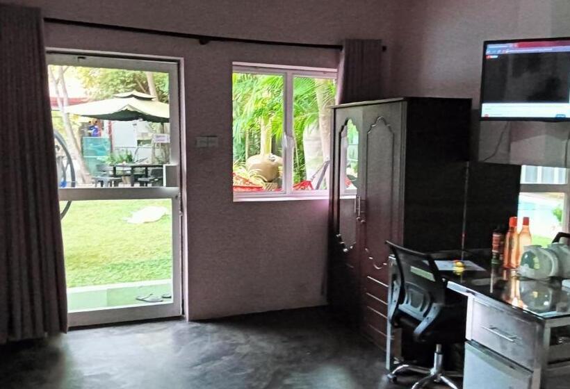 غرفة قياسية, Palms Villa