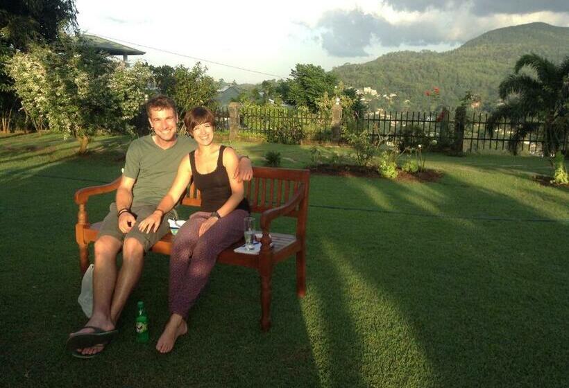 マウンテンビューデラックスルーム, The Views Kandy 360 Mountain View