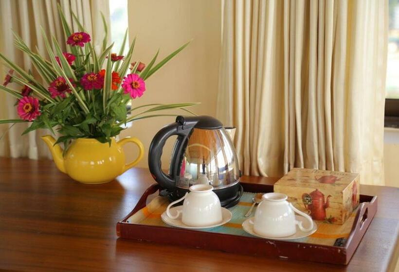 マウンテンビューデラックスルーム, The Views Kandy 360 Mountain View