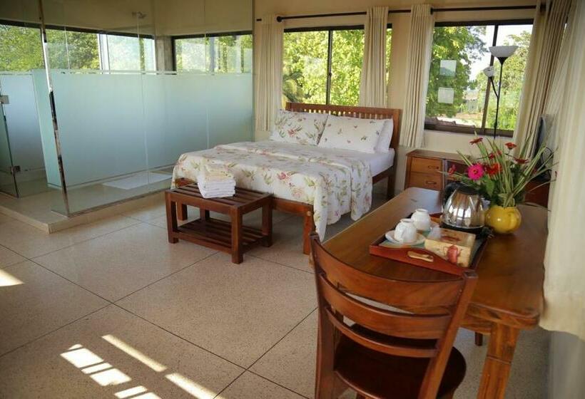 マウンテンビューデラックスルーム, The Views Kandy 360 Mountain View