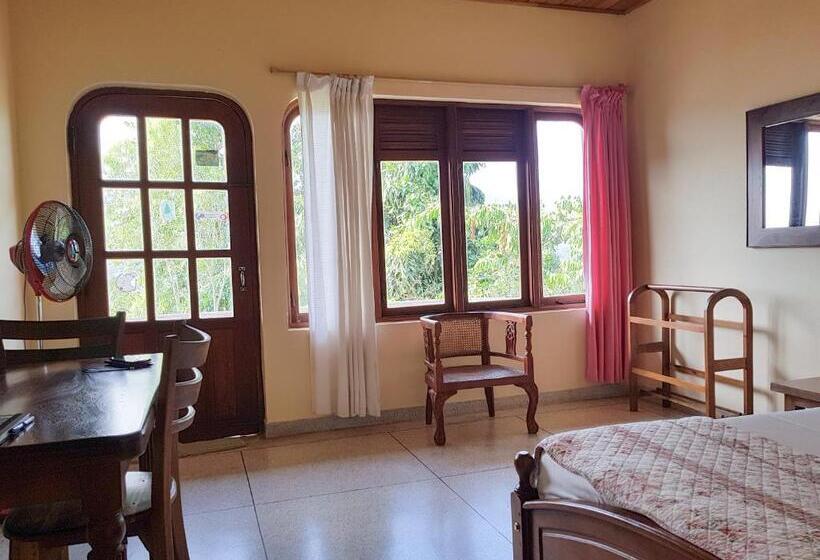 ガーデンビュースタンダードルーム, The Views Kandy 360 Mountain View