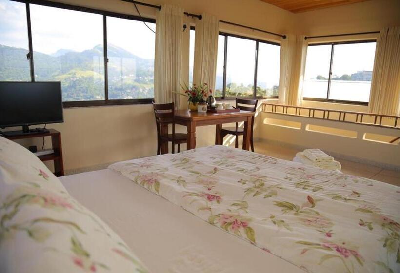マウンテンビューデラックスルーム, The Views Kandy 360 Mountain View