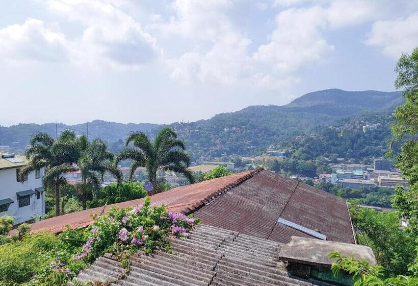 マウンテンビューデラックスルーム, The Views Kandy 360 Mountain View
