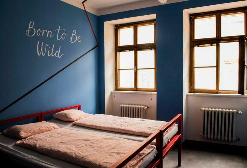 Номер Стандарт Совместная Ванная, Hostel Eleven