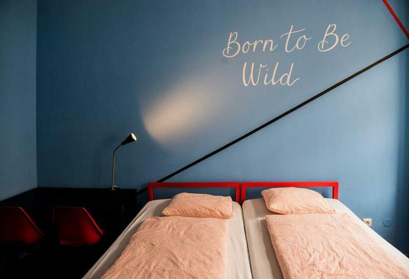 اتاق استاندارد با سرویس بهداشتی مشترک, Hostel Eleven