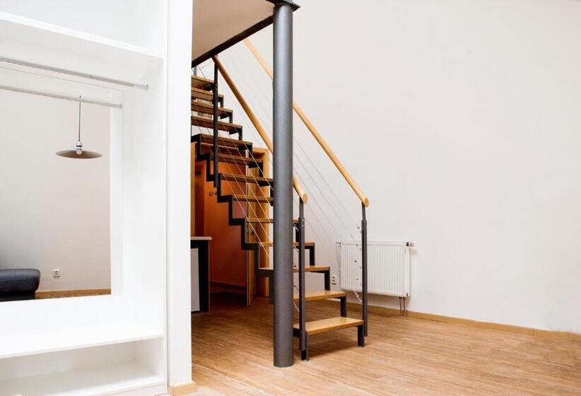 آپارتمان دوبلکس 1 خوابه, Hostel Eleven