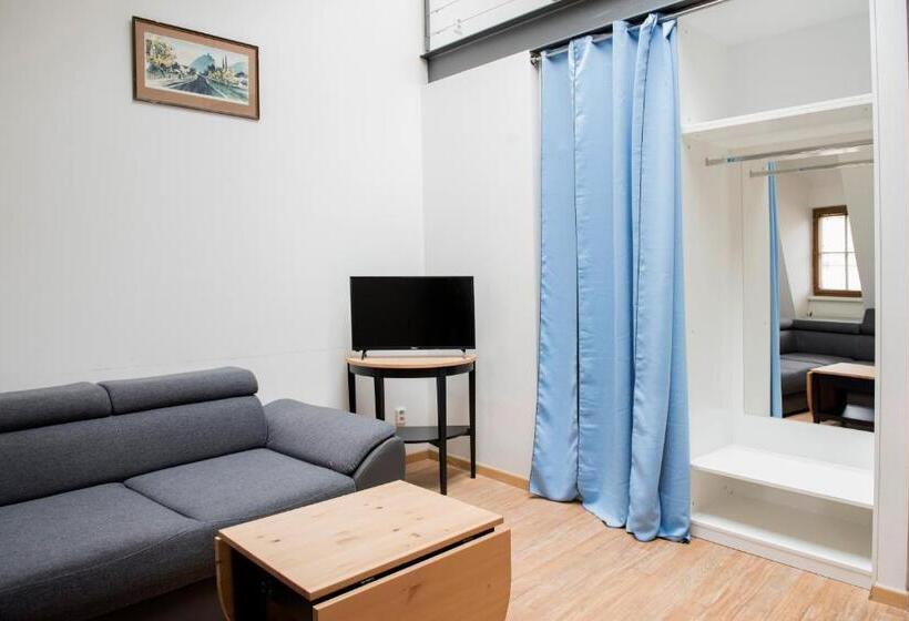 آپارتمان دوبلکس 1 خوابه, Hostel Eleven